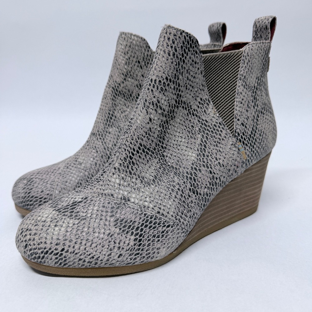 TOMS Lomas Wedge Booties Grey Snakeskin Embossed Ankle Boots  Womens 7